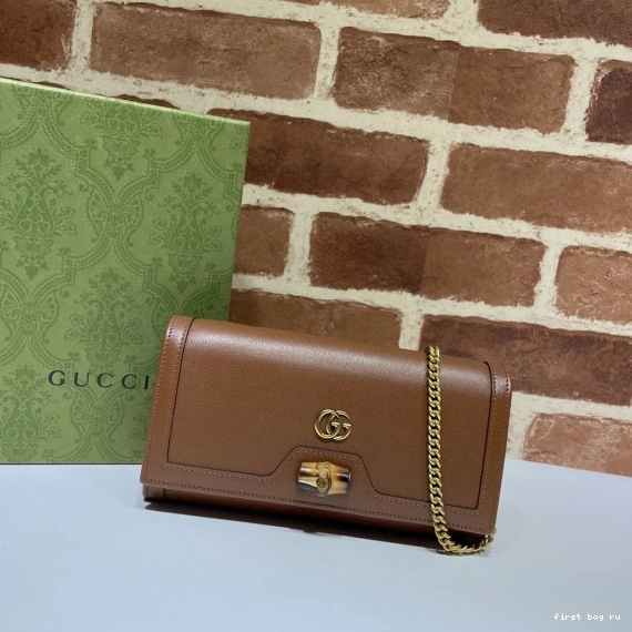 First bag ru wallet bamboo with Diana chain Gucci 0715